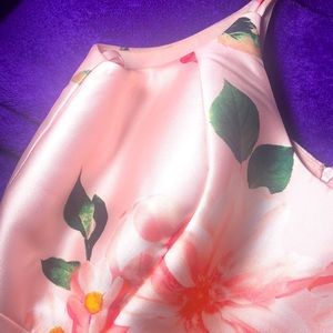 Cute flare summer dress with a nice padding for upper body